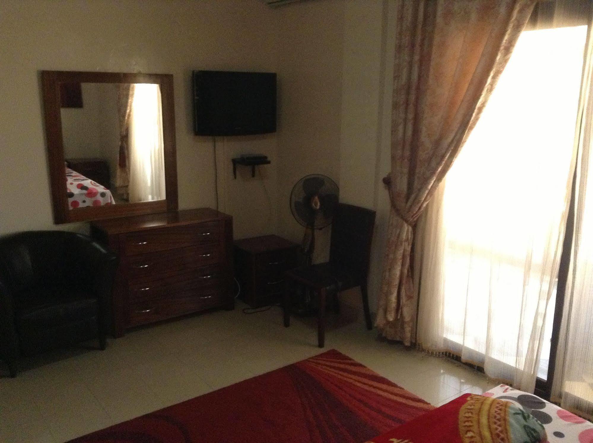 Residence Les Calanques Dakar Bagian luar foto