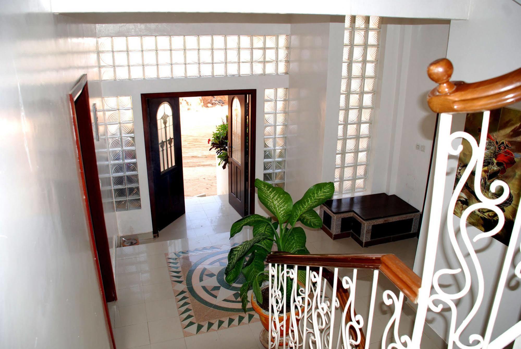 Residence Les Calanques Dakar Bagian luar foto
