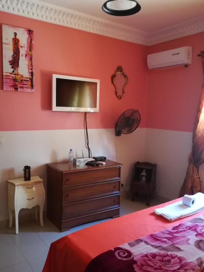 Residence Les Calanques Dakar Bagian luar foto